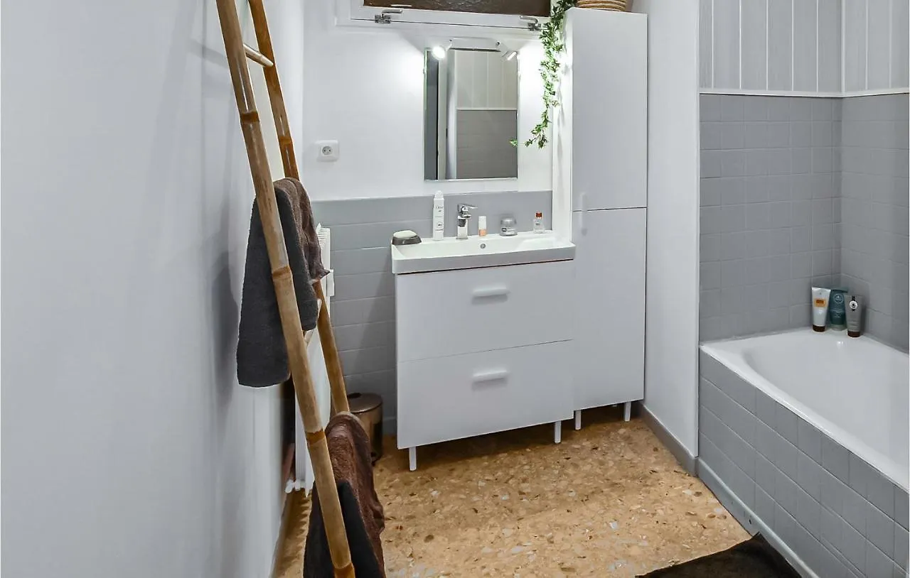Nice Apartment In Carpentras With Wifi 프랑스